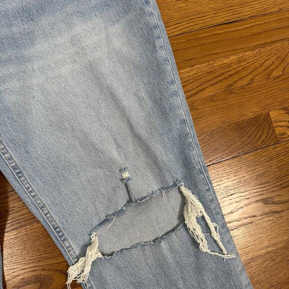 Abercrombie & Fitch Light Wash Ultra High Rise 90s Straight Jean Distressed - Picture 5 of 10